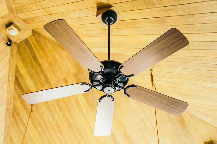 Choosing the Right Ceiling Fan: A Comprehensive Guide