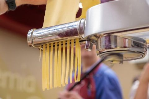 Ribbon Blenders Explained: Mixing Technologies, Powder Processing Equipment and Industrial Applications