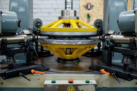 Power Press Machines Explained: Types, Metal Forming Technologies, Precision Manufacturing and Industrial Applications