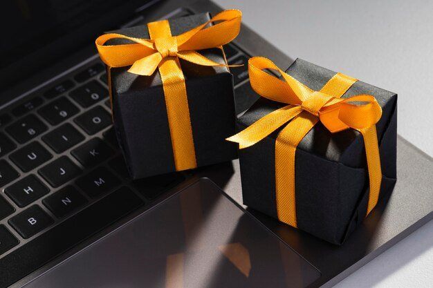 Corporate Gift Ideas Explained: Business Gift Types, Employee Appreciation, Client Gifting, Custom Merchandise and Corporate Gifting Trends