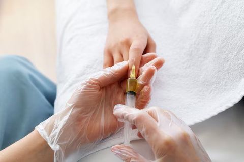 Plasma Therapy Explained: Regenerative Medicine, Treatment Techniques and Clinical Applications