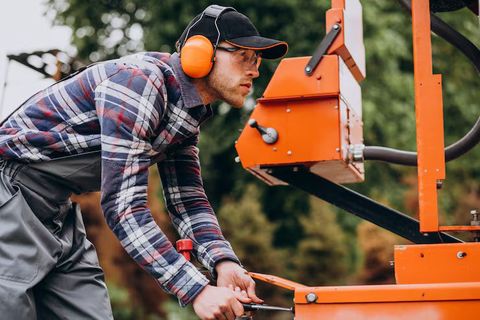 Punching Machines Explained: Manufacturing Technologies, Machine Types, Production Processes, Global Manufacturers, Suppliers and Industrial Applications