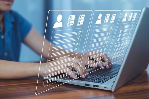 AI-Powered Resume Builders Explained: Features, Benefits & How They Work